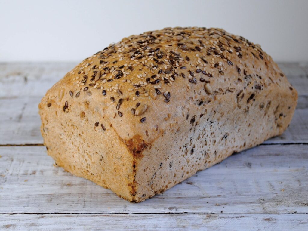 Pan eco de trigo sarraceno, arroz y maíz con semillas